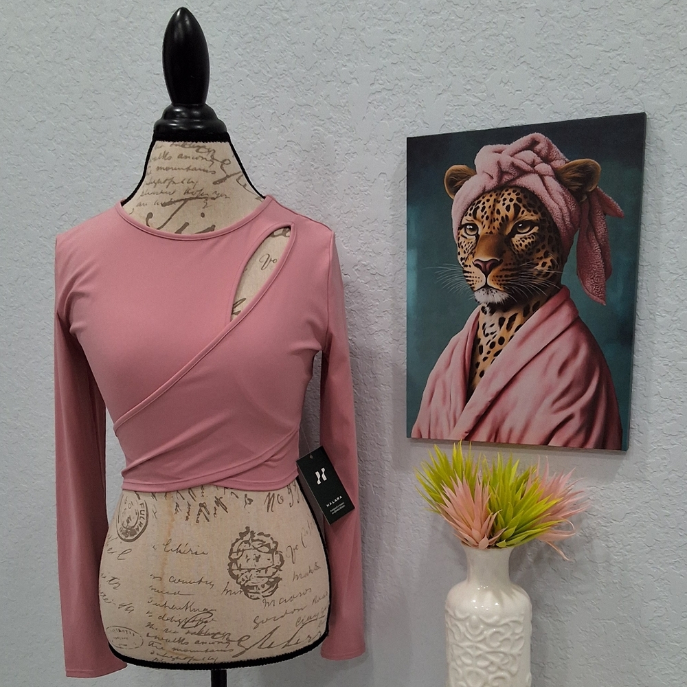 NWT HALARA Cut Out Crossover Hem Cropped Top